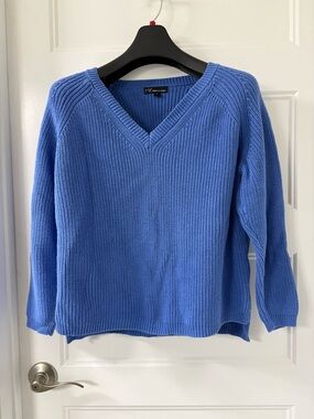 Metric Knit Cornflower Blue V‑Neck Knit Sweater